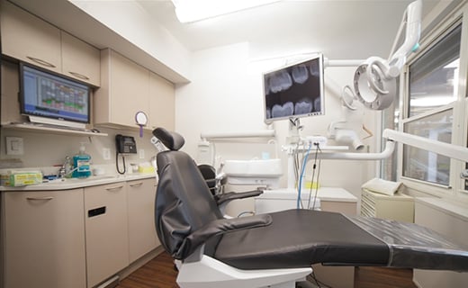 209 nyc dental office - Dental Treatment room