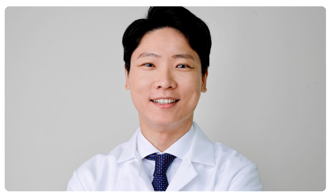 Portrait of Dr. Hyun Woo DMD MS